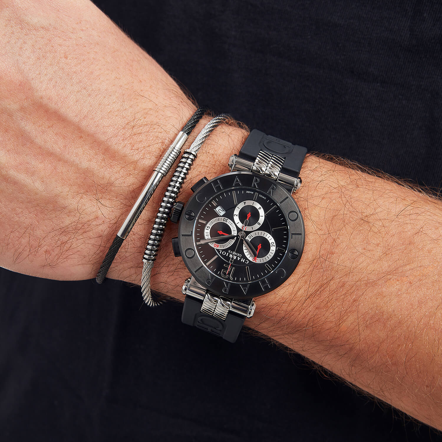 NAVIGATOR CRUISE41MM, CALIBRE CHRONOGRAPHIQUE QUARTZ, CADRAN NOIR AVEC CROIX ROUGE, ACIER PVD NOIR "CHARRIOL CHARRIOL " BEZEL, BRACELET INTERCHANGEABLE EN CAOUTCHOUC NOIR - © 2024 Charriol - Watch