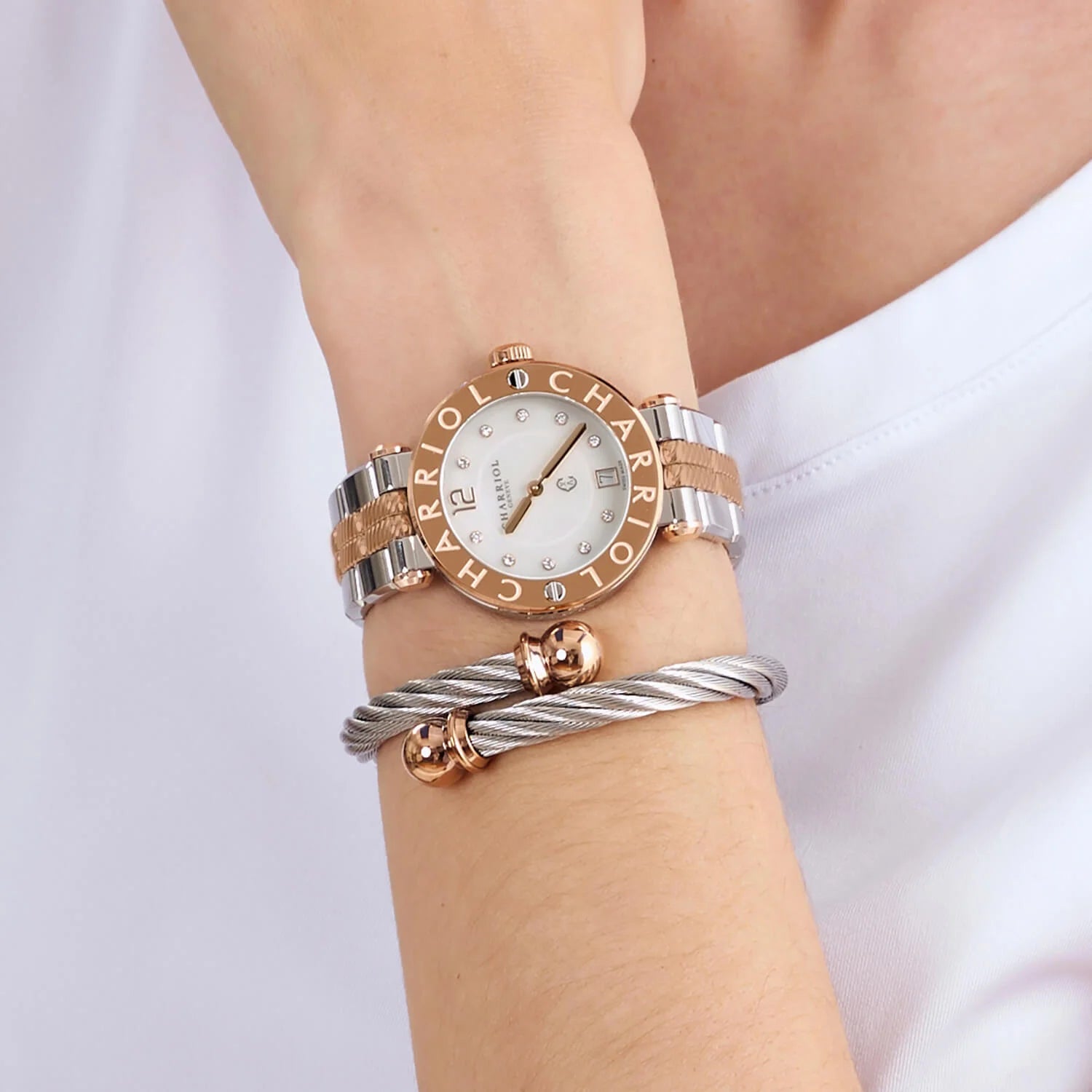 NAVIGATOR CRUISE, 36MM, QUARTZ CALIBRE, WHITE MOTHER-OF-PEARL WITH 10 DIAMONDS DIAL, STEEL ROSE GOLD PVD "CHARRIOL CHARRIOL" WITH 2 SCREWS BEZEL, METAL BICOLOR INTERCHANGEABLE BRACELET