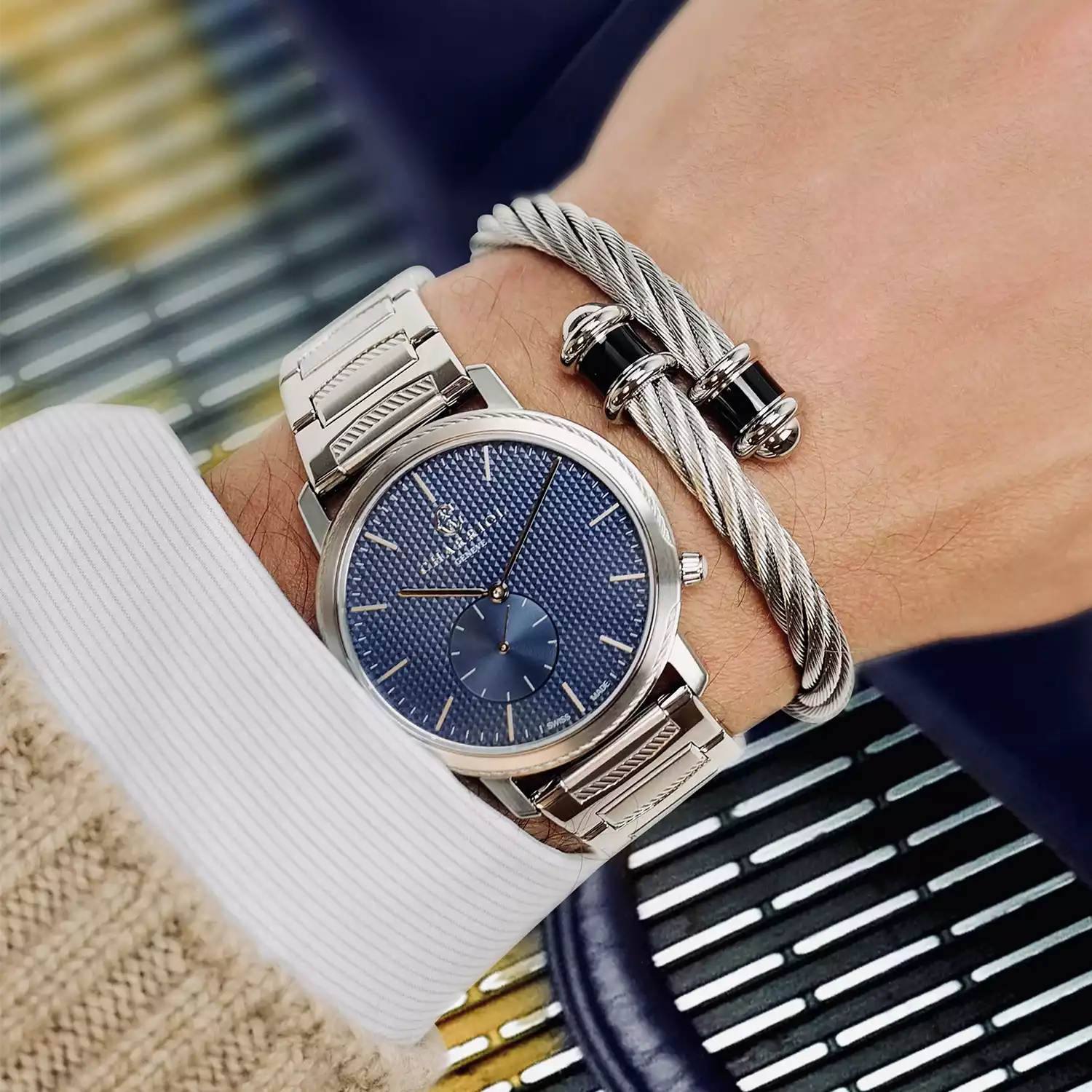 CELTIC LEGACYMontre de poche, 40MM, CALIBRE QUARTZ, CADRAN BLEU "CLOUS DE PARIS", ZONE ACIER, BRACELET ACIER - Charriol Geneve - Montres