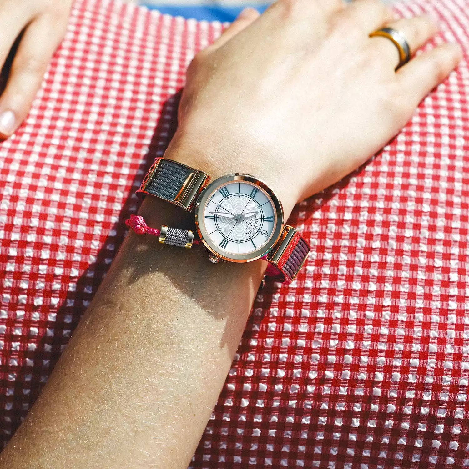 FOREVERCALIBRE QUARTZ, CADRAN NACRE, PVD OR ROSE, BRACELET CABLE ACIER - Charriol Geneve - Montres